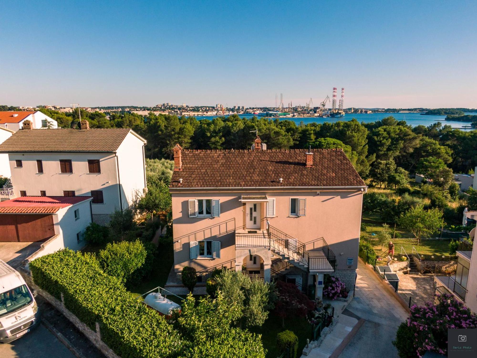 Apartman Nino Pula Bagian luar foto